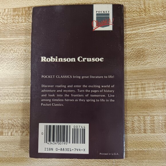 Robinson Crusoe Daniel Defoe 1984 B&W Pocket Classics Comic Paperback Vintage - Picture 2 of 8